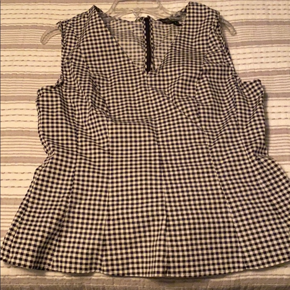 Black House white Market top